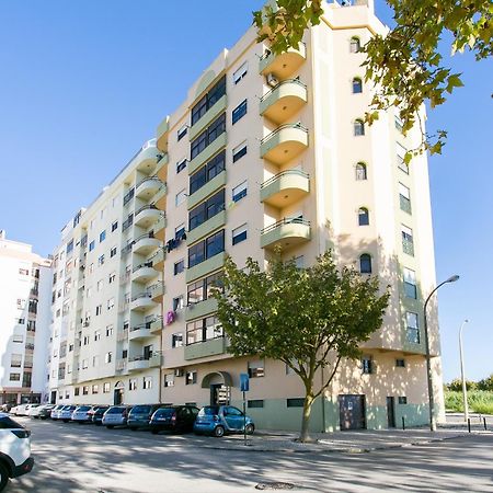 Apartamento Central Setubal Sossegado E Com Luz Exterior foto