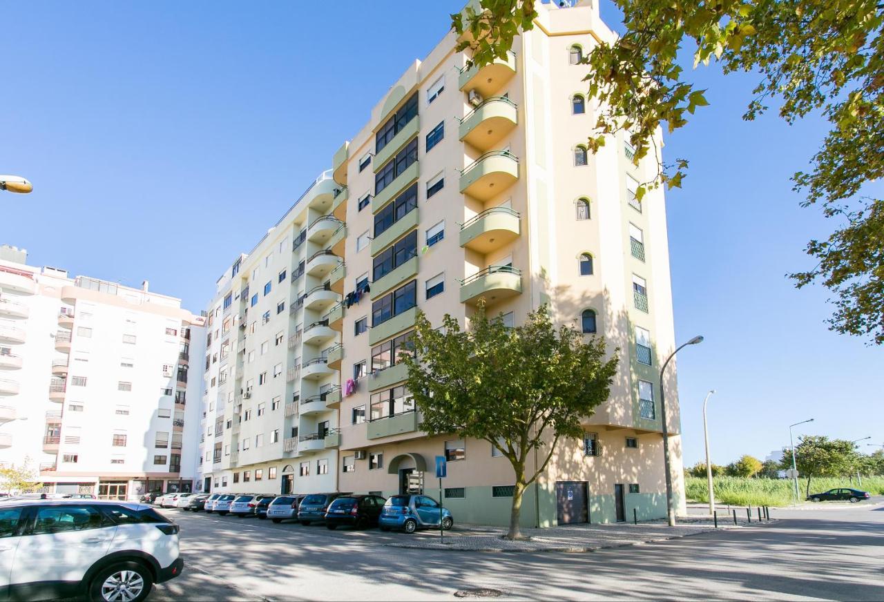 Apartamento Central Setubal Sossegado E Com Luz Exterior foto
